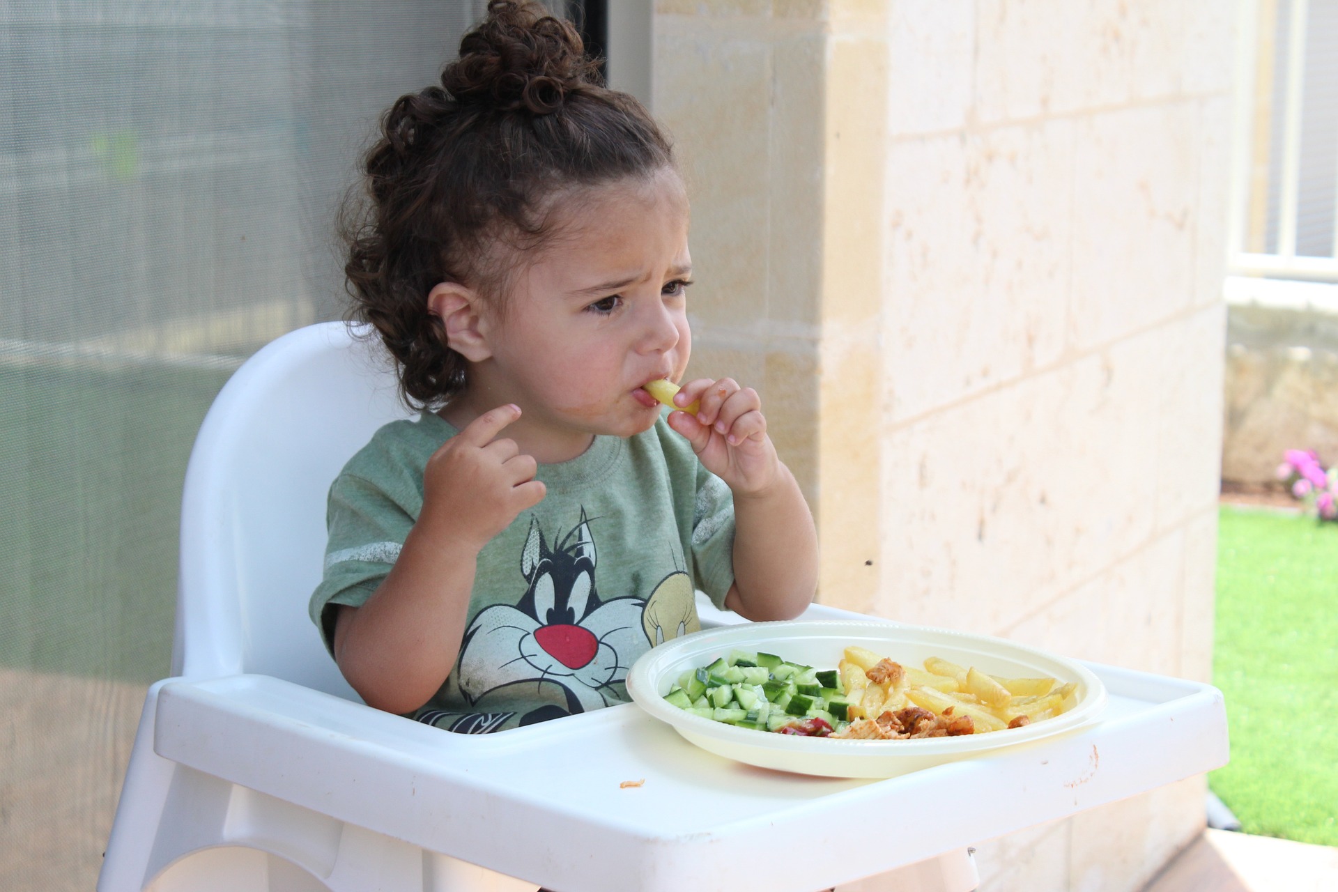 Gdy talerz pozostaje pełny: co zrobić gdy dziecko nie chce jeść?